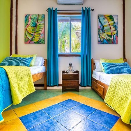 Los Balcones Over The Sea Hotel Bocas del Toro Ngoại thất bức ảnh