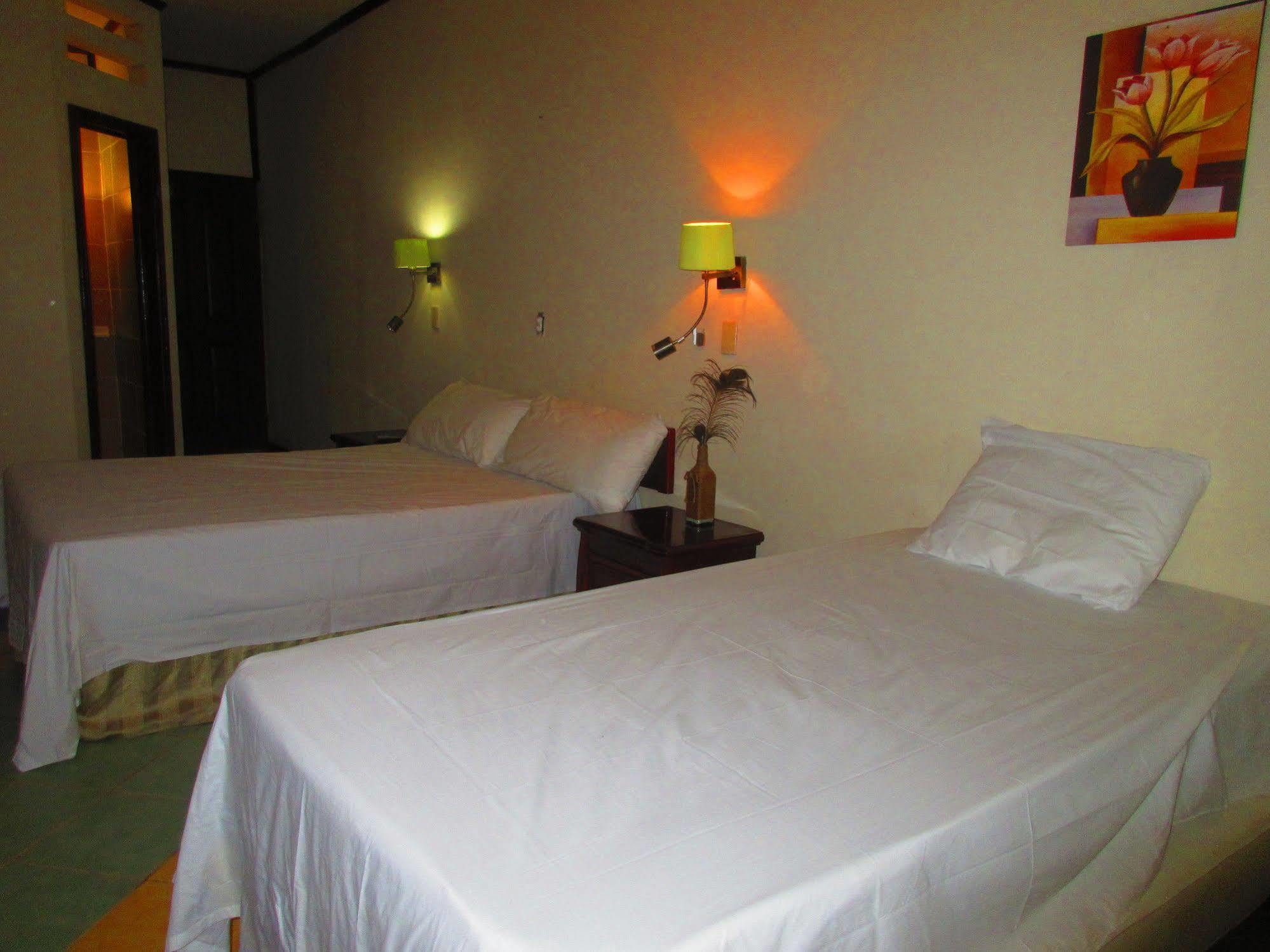 Los Balcones Over The Sea Hotel Bocas del Toro Ngoại thất bức ảnh