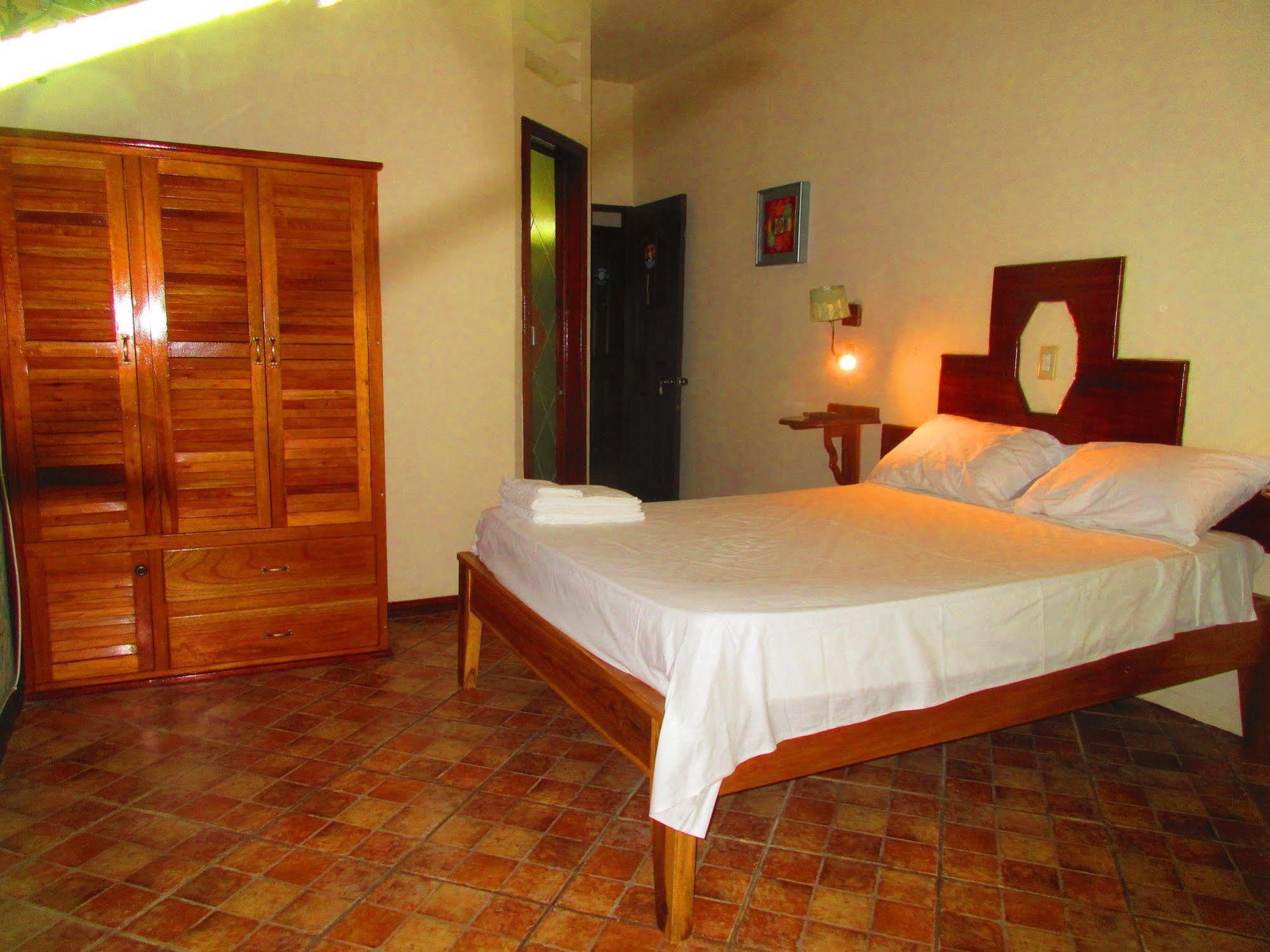 Los Balcones Over The Sea Hotel Bocas del Toro Ngoại thất bức ảnh