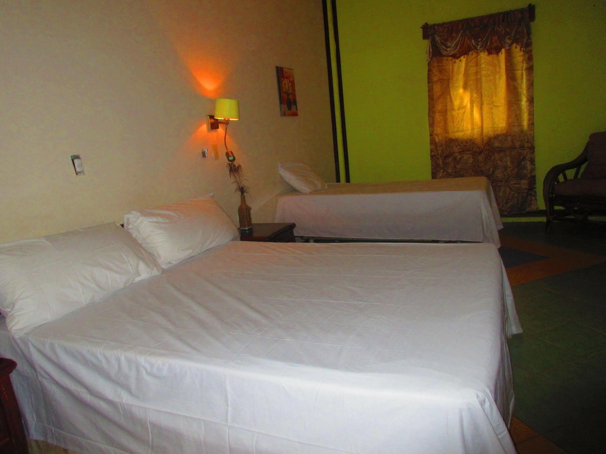 Los Balcones Over The Sea Hotel Bocas del Toro Ngoại thất bức ảnh