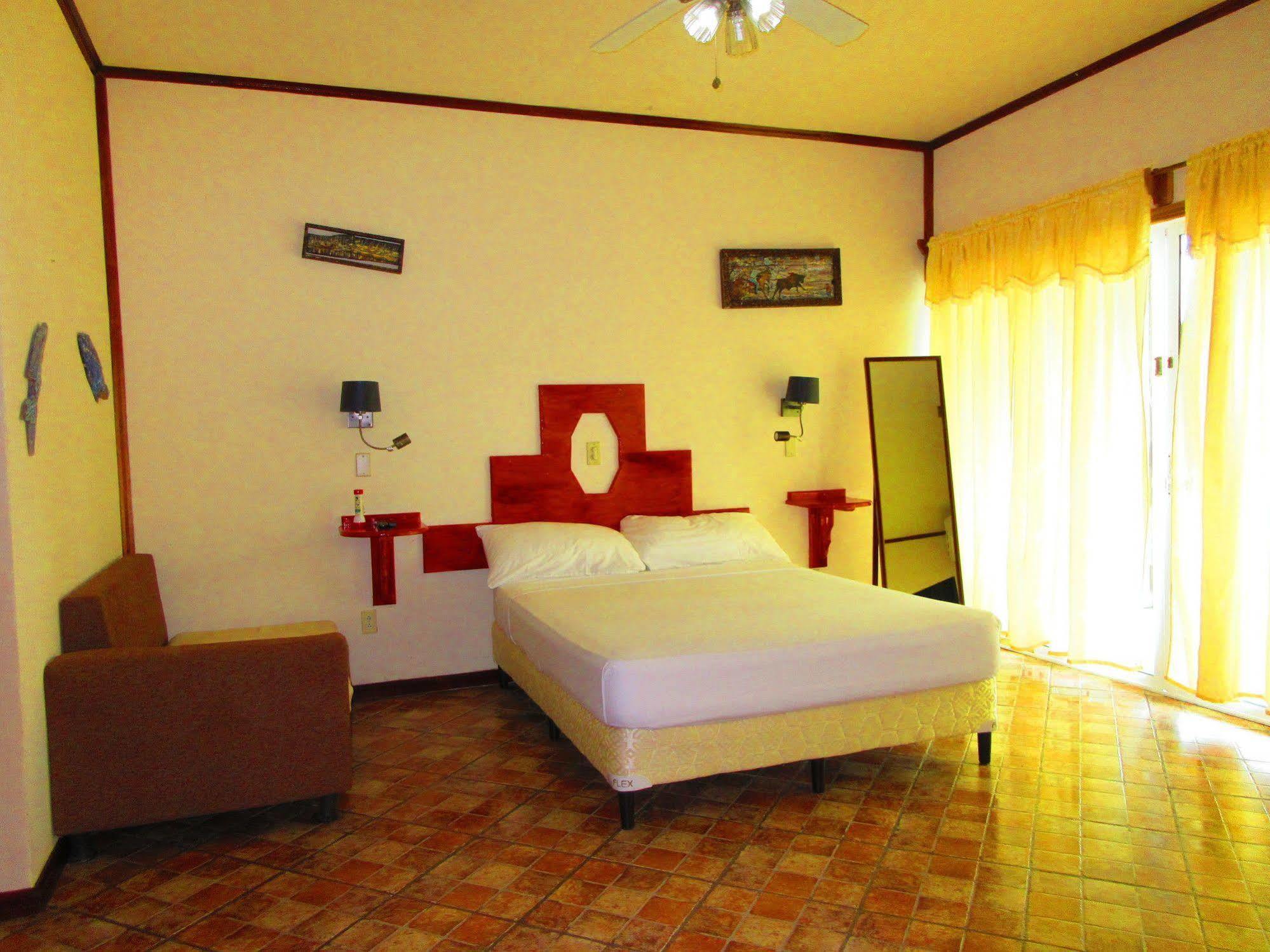 Los Balcones Over The Sea Hotel Bocas del Toro Ngoại thất bức ảnh