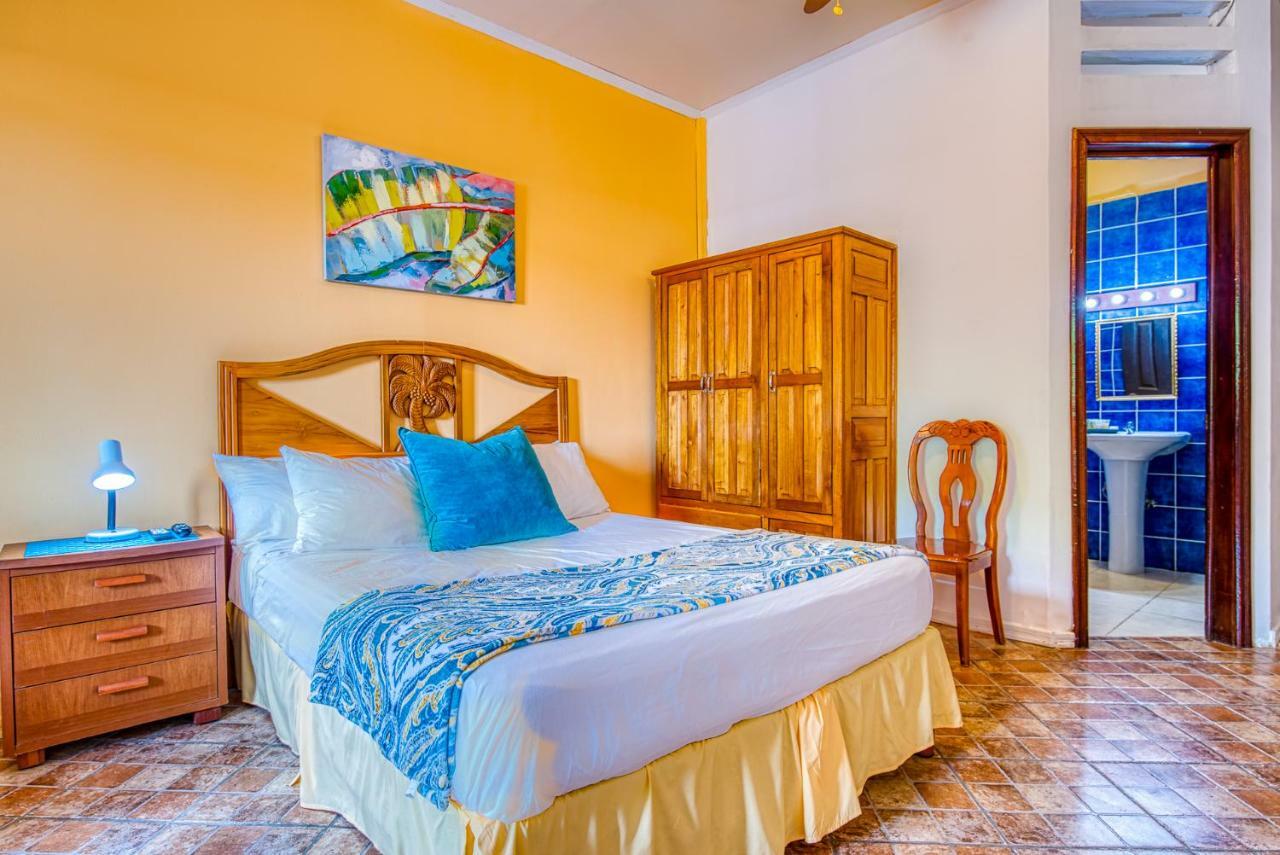 Los Balcones Over The Sea Hotel Bocas del Toro Ngoại thất bức ảnh