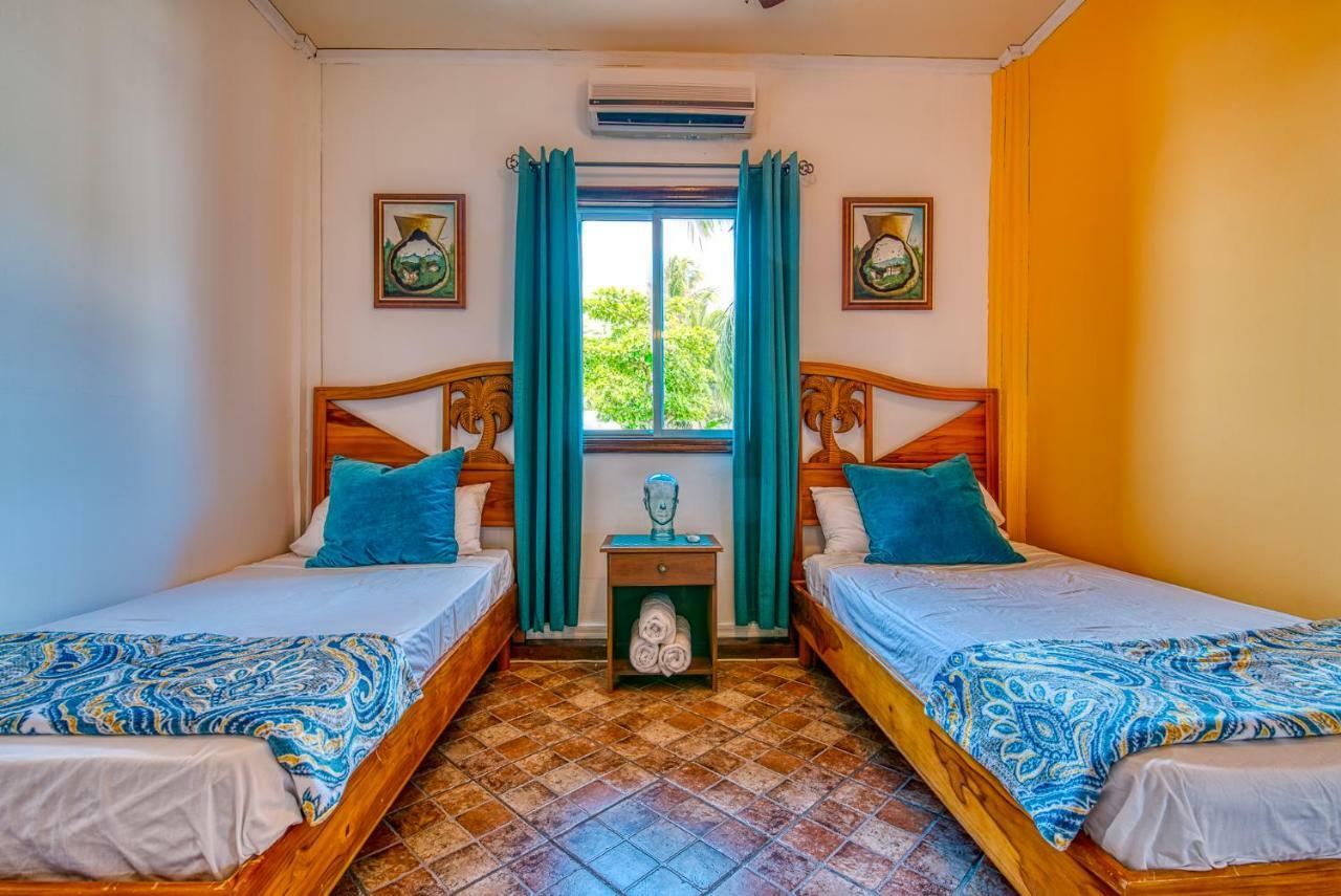 Los Balcones Over The Sea Hotel Bocas del Toro Ngoại thất bức ảnh