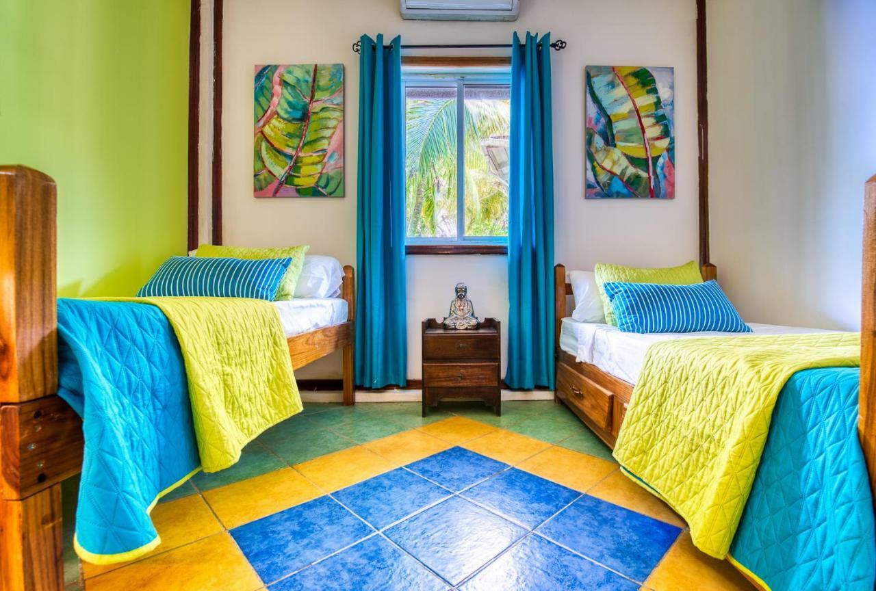 Los Balcones Over The Sea Hotel Bocas del Toro Ngoại thất bức ảnh