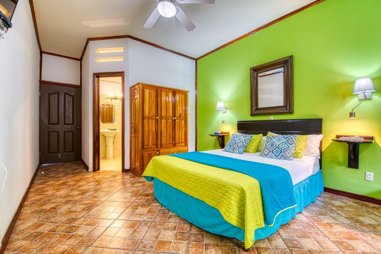 Los Balcones Over The Sea Hotel Bocas del Toro Ngoại thất bức ảnh